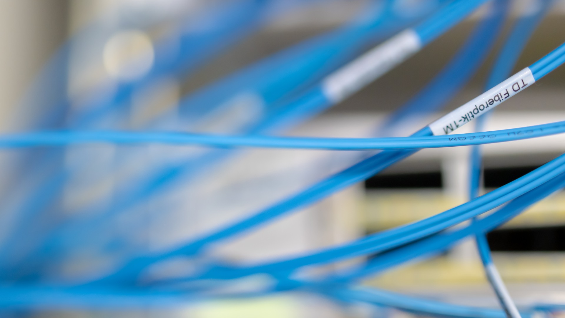 Blå sladdar, kort skärpedjup